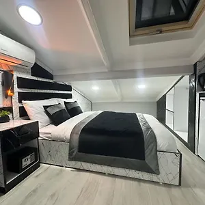 Taksim Larissa 2*, איסטמבול טורקיה